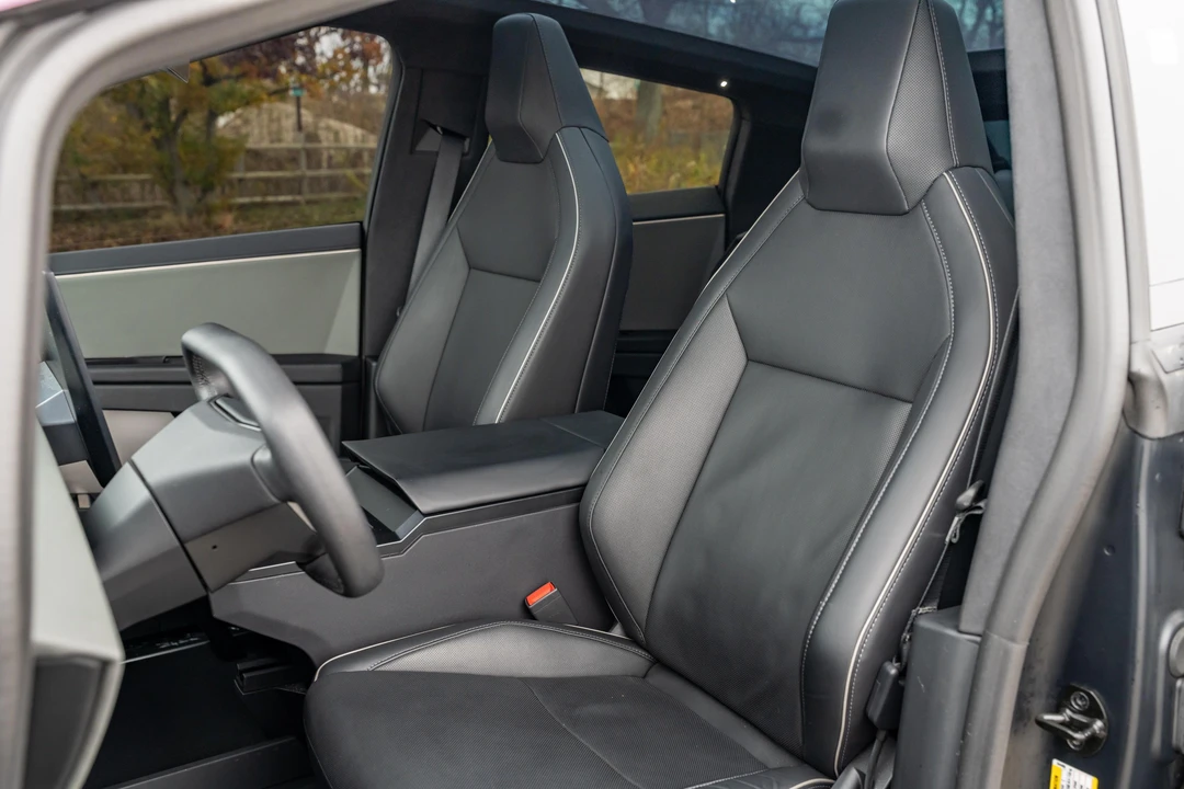 2024 Tesla Cybertruck - Image 21 of 31