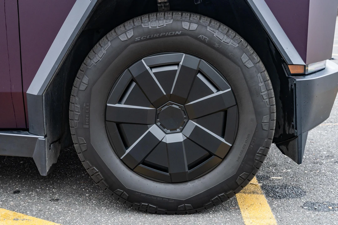 2024 Tesla Cybertruck - Image 19 of 31