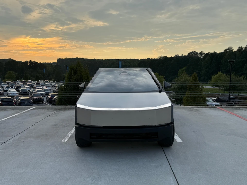 2024 Tesla Cybertruck - Image 7 of 31