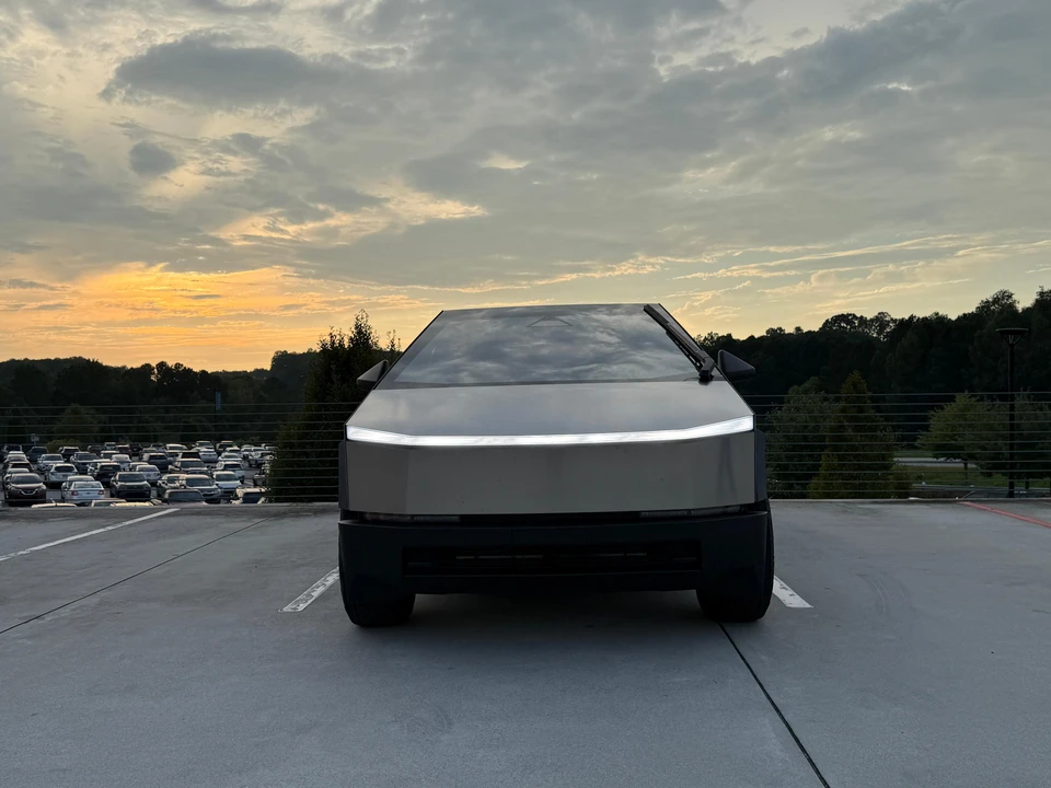2024 Tesla Cybertruck - Image 6 of 31