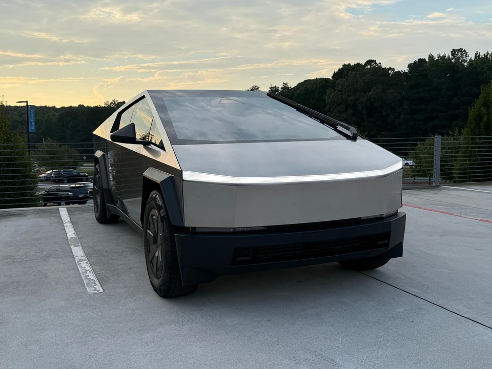 2024 Tesla Cybertruck - Image 28 of 31
