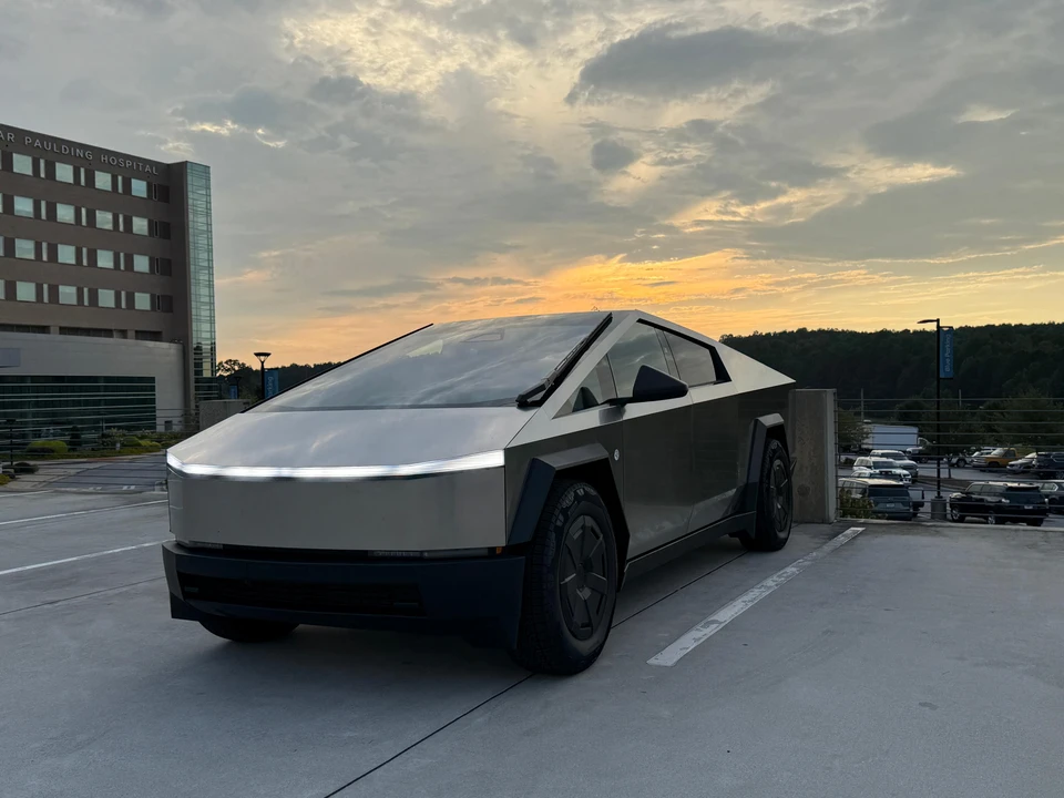 2024 Tesla Cybertruck - Image 9 of 31