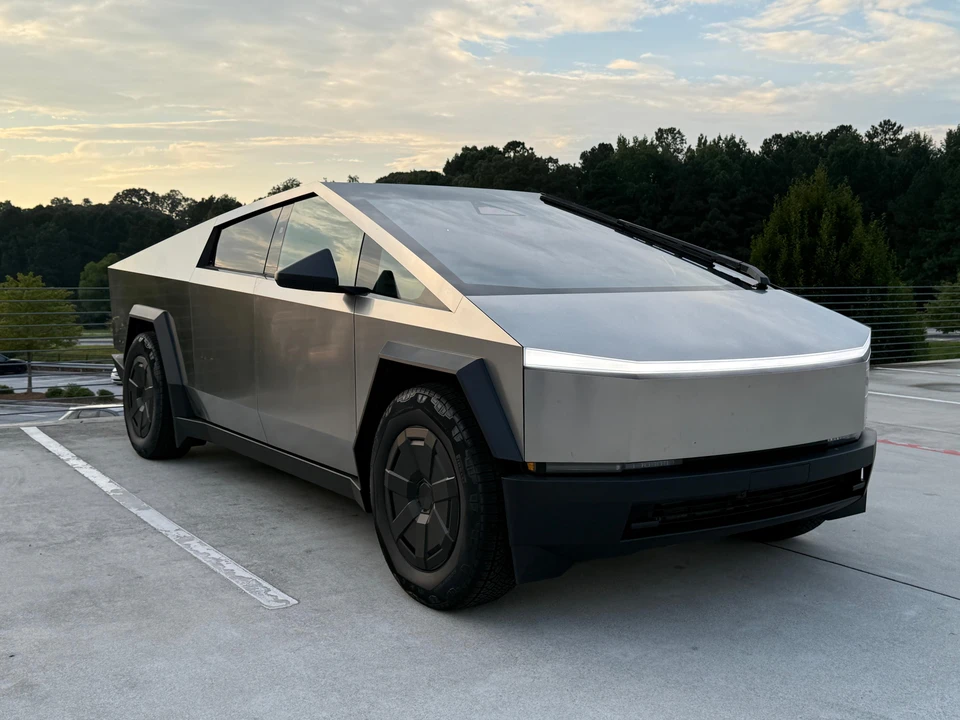 2024 Tesla Cybertruck - Image 26 of 31
