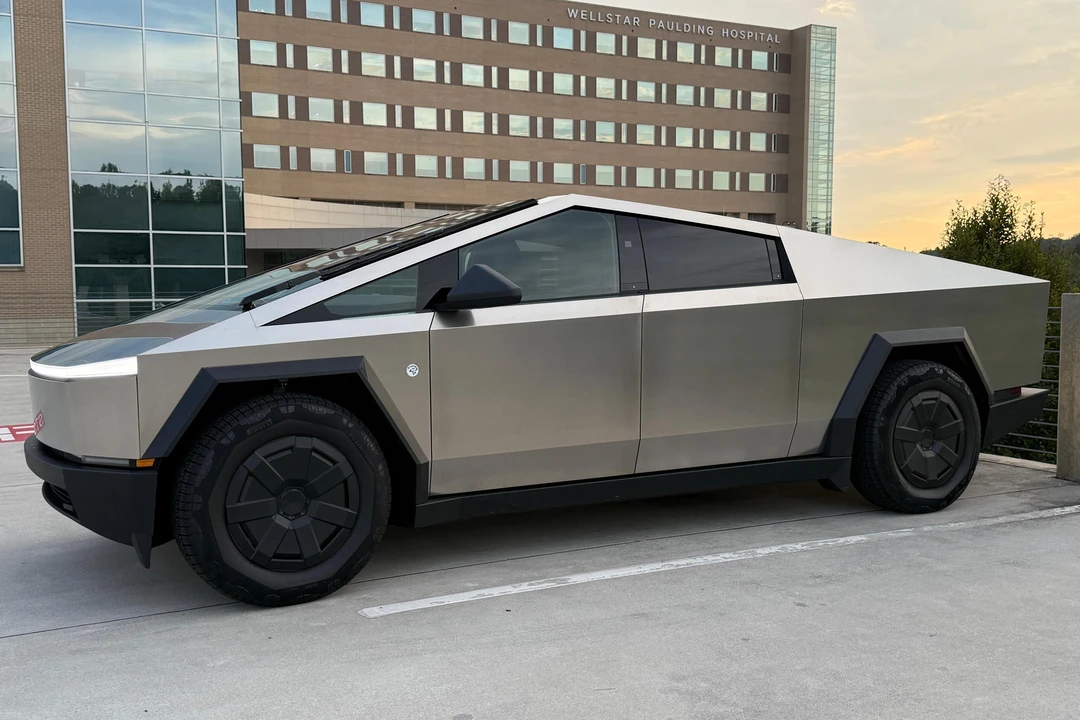 2024 Tesla Cybertruck - Image 14 of 31