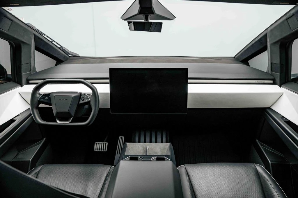 2024 Tesla Cybertruck - Image 28 of 31