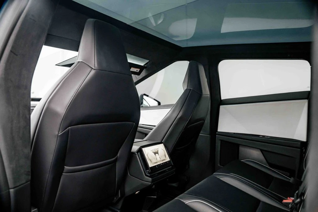 2024 Tesla Cybertruck - Image 11 of 31