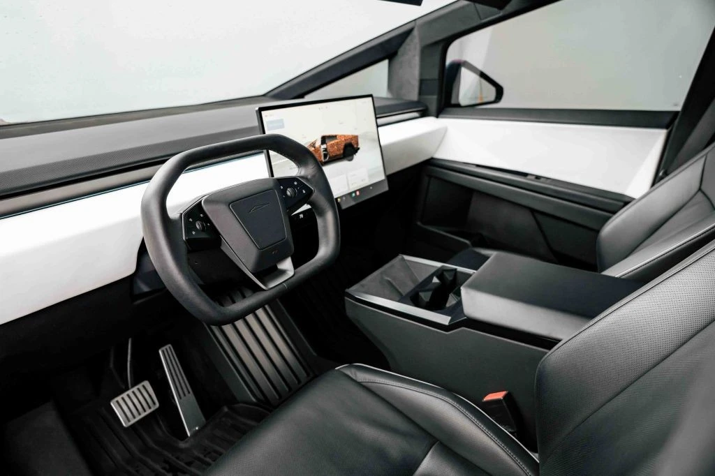 2024 Tesla Cybertruck - Image 8 of 31