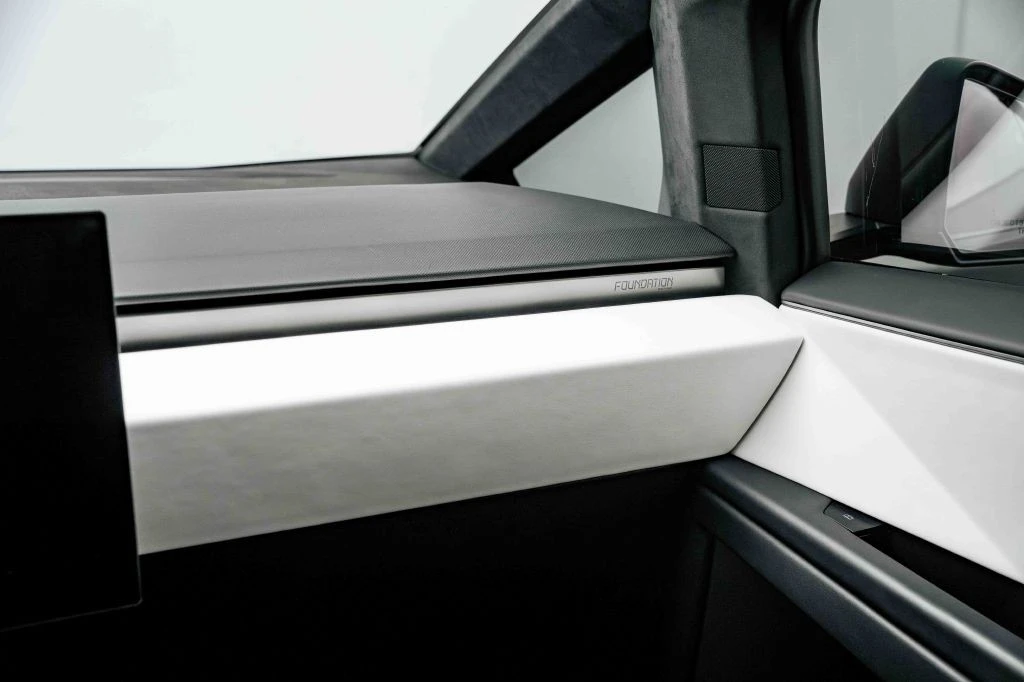 2024 Tesla Cybertruck - Image 30 of 31