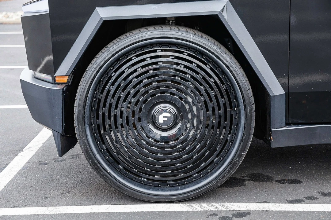 2024 Tesla Cybertruck - Image 9 of 12