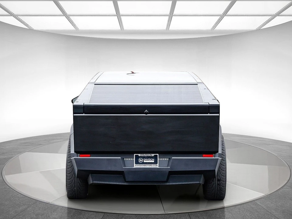 2024 Tesla Cybertruck - Image 3 of 12