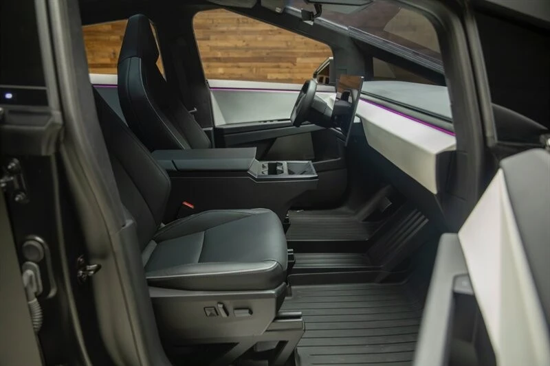2024 Tesla Cybertruck - Image 21 of 21