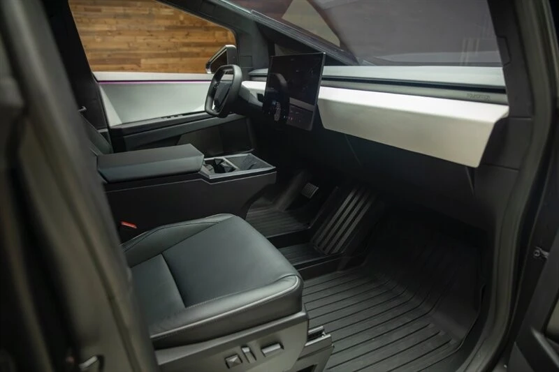 2024 Tesla Cybertruck - Image 20 of 21