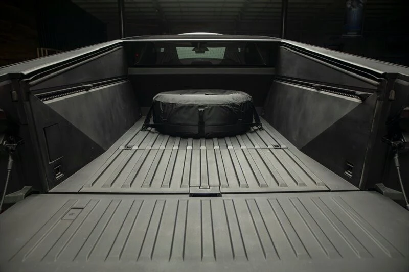 2024 Tesla Cybertruck - Image 9 of 21