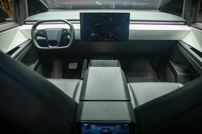 2024 Tesla Cybertruck - Image 15 of 21