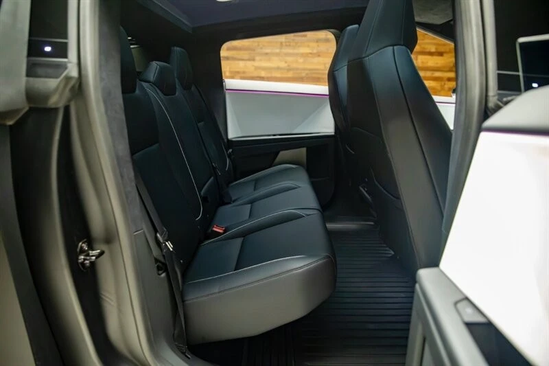 2024 Tesla Cybertruck - Image 10 of 21
