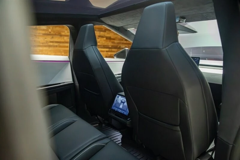 2024 Tesla Cybertruck - Image 12 of 21