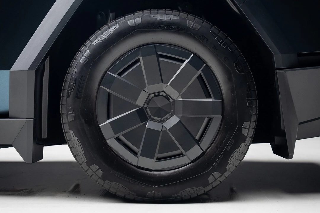 2024 Tesla Cybertruck - Image 19 of 21