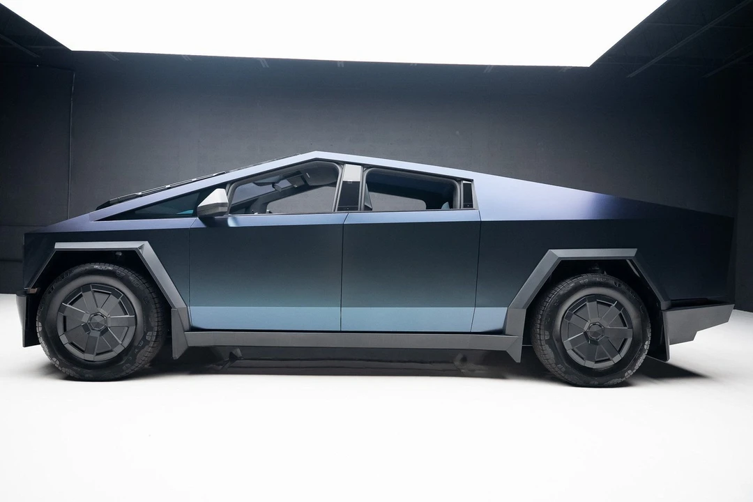 2024 Tesla Cybertruck - Image 15 of 21