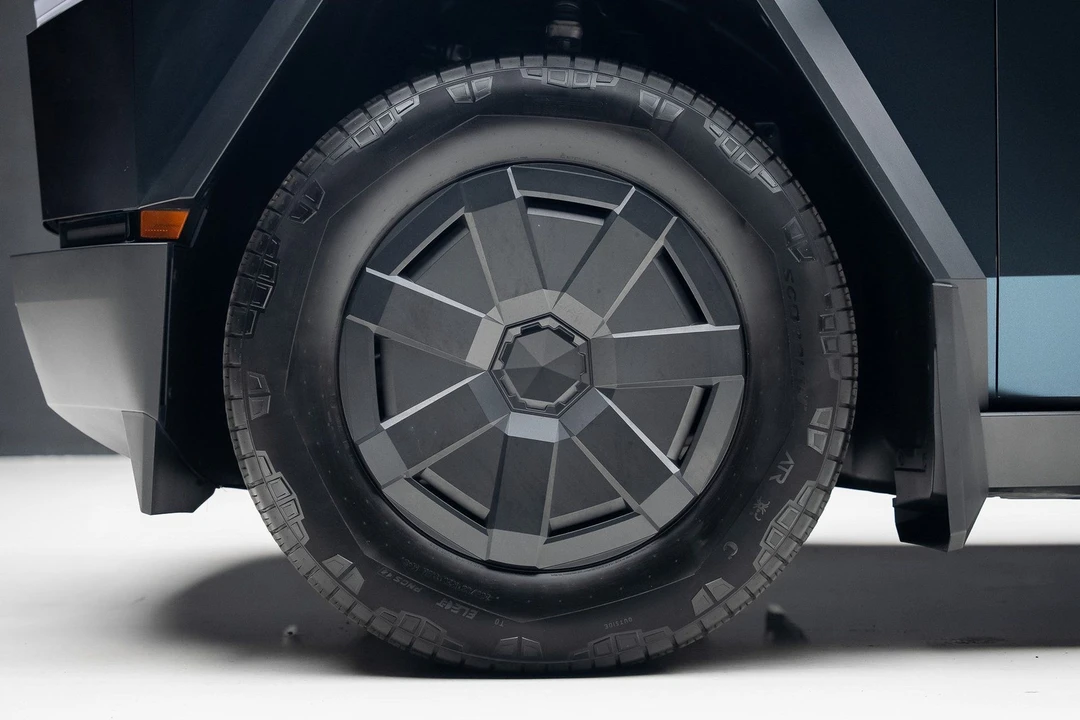 2024 Tesla Cybertruck - Image 17 of 21