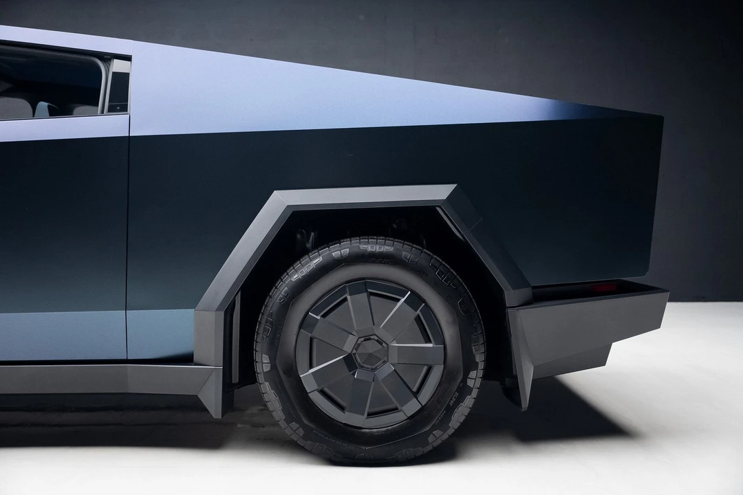 2024 Tesla Cybertruck - Image 18 of 21