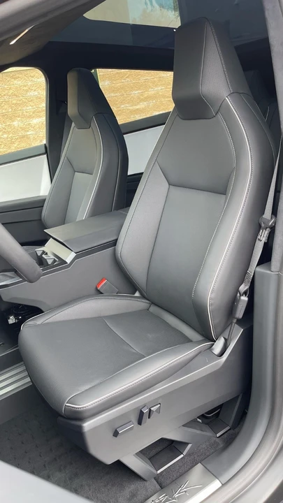 2024 Tesla Cybertruck - Image 20 of 20