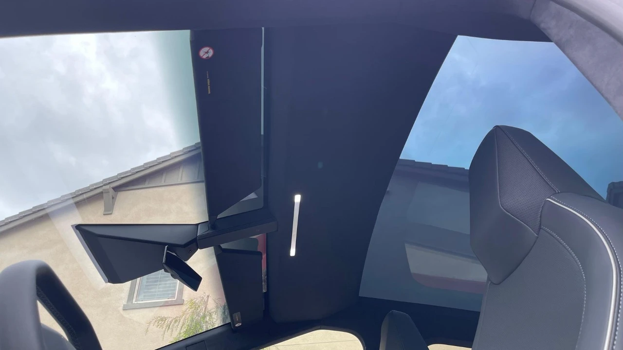 2024 Tesla Cybertruck - Image 11 of 20