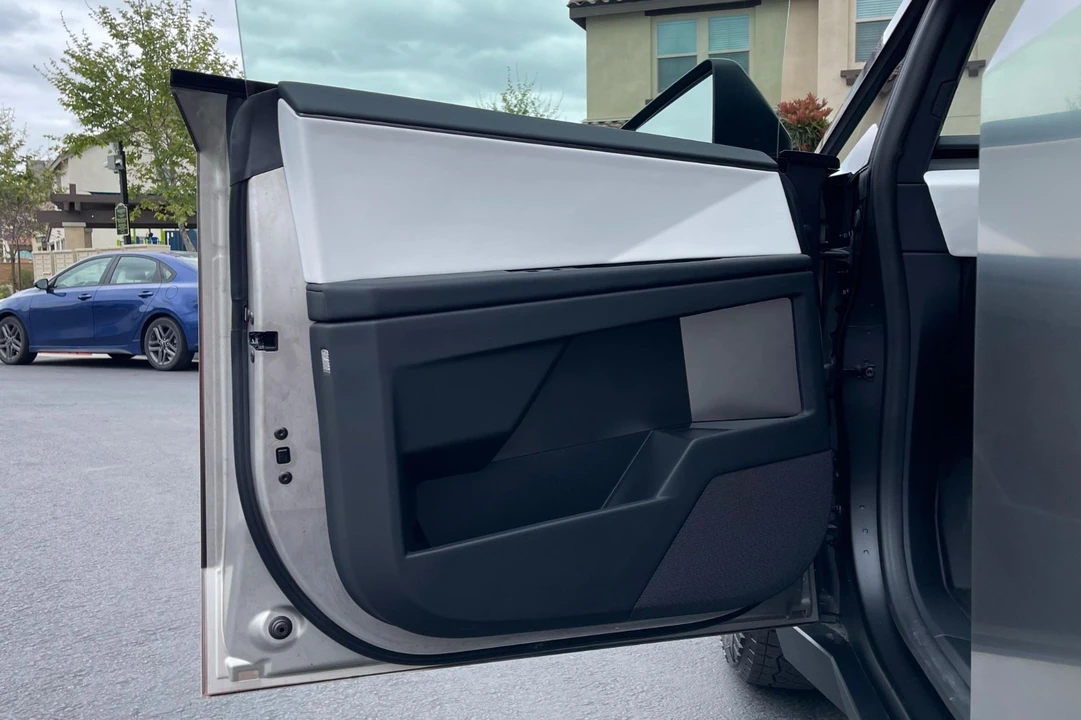 2024 Tesla Cybertruck - Image 9 of 21