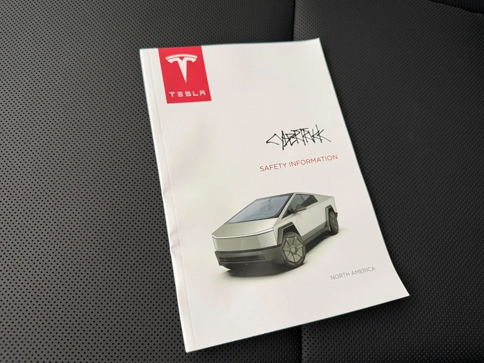 2024 Tesla Cybertruck - Image 10 of 21