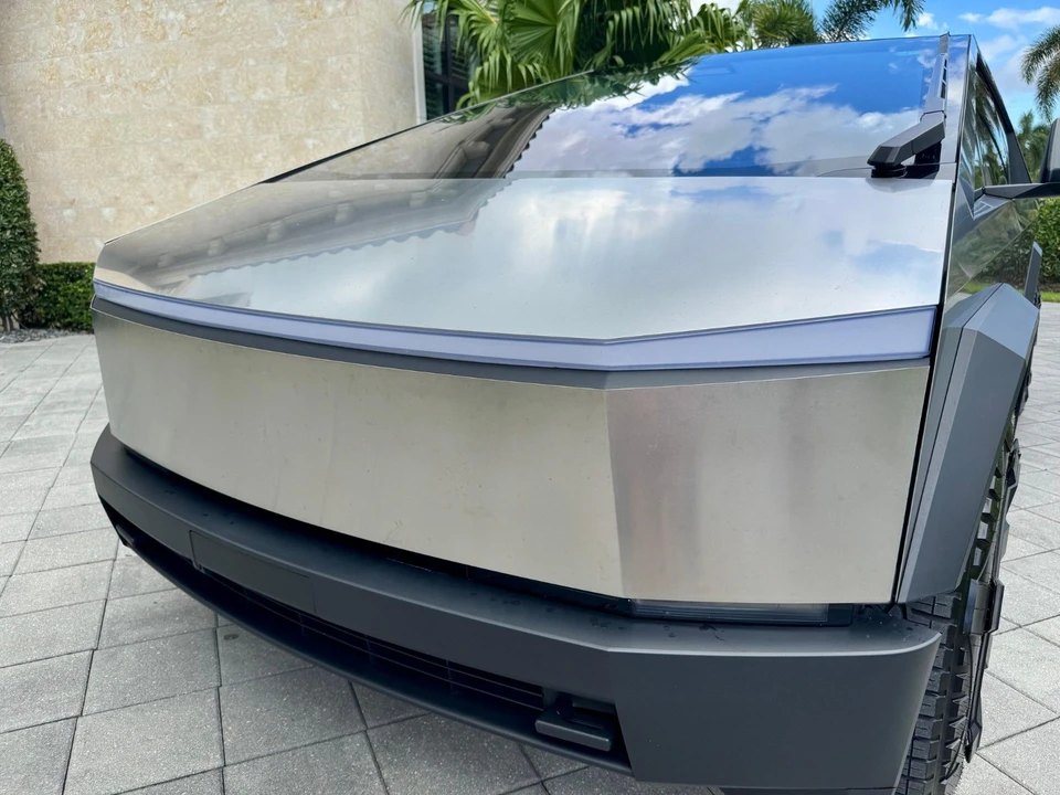 2024 Tesla Cybertruck - Image 14 of 19