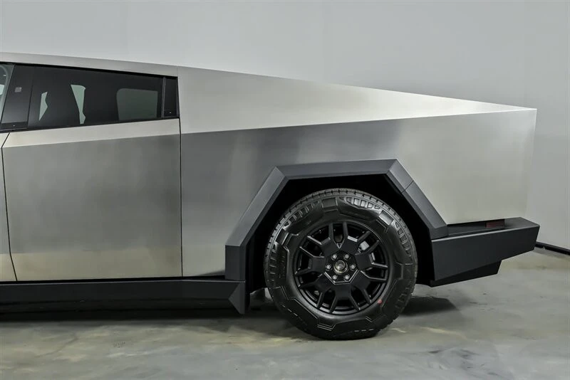2024 Tesla Cybertruck - Image 9 of 21