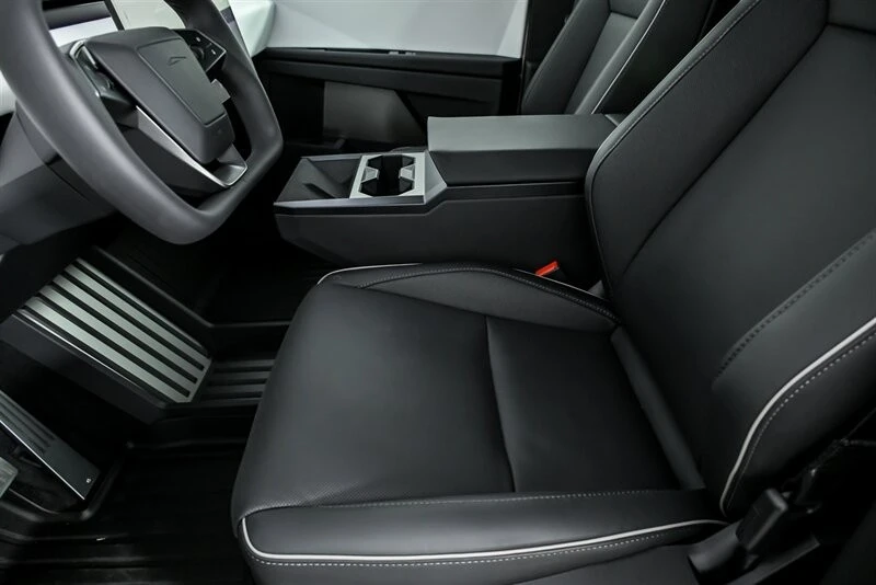 2024 Tesla Cybertruck - Image 20 of 21