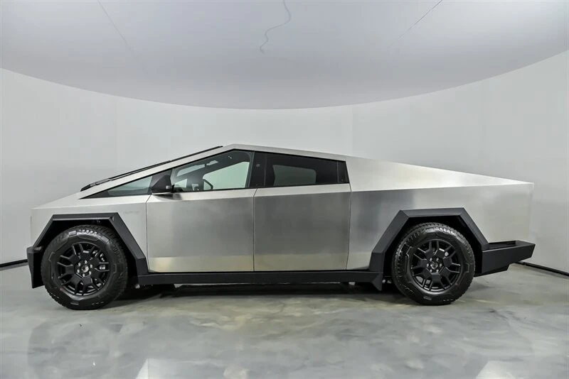 2024 Tesla Cybertruck - Image 8 of 21