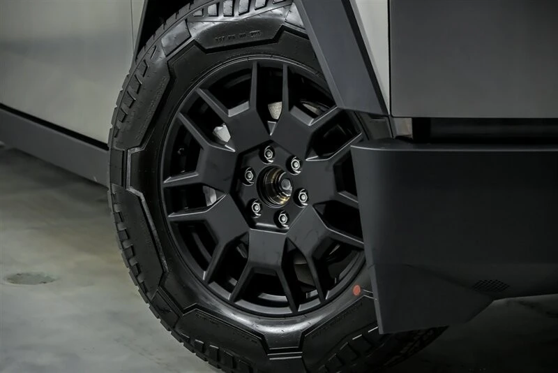2024 Tesla Cybertruck - Image 4 of 21