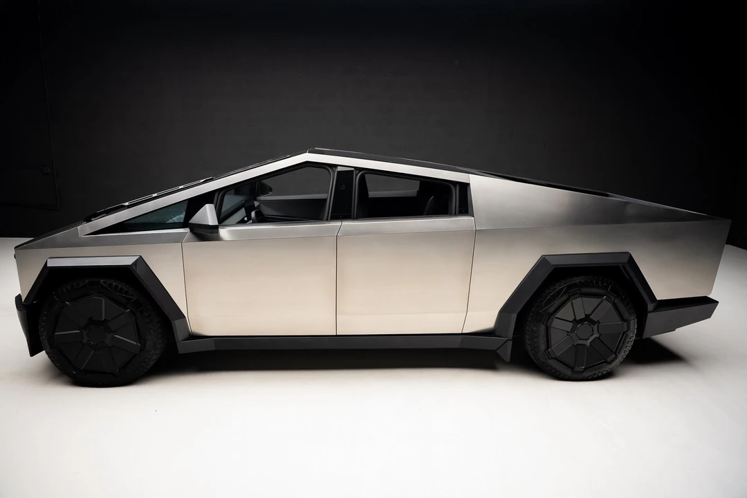 2024 Tesla Cybertruck - Image 12 of 21
