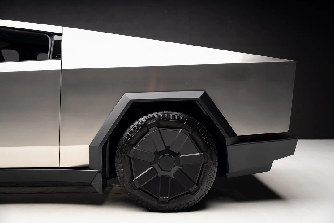 2024 Tesla Cybertruck - Image 16 of 21