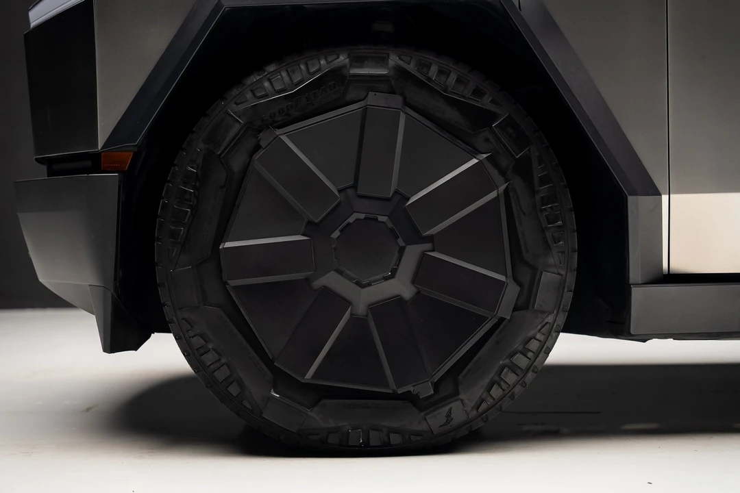 2024 Tesla Cybertruck - Image 15 of 21