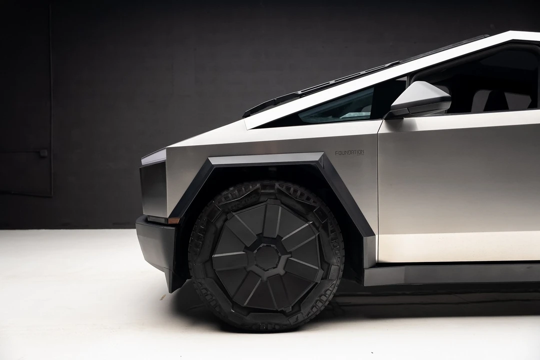 2024 Tesla Cybertruck - Image 14 of 21