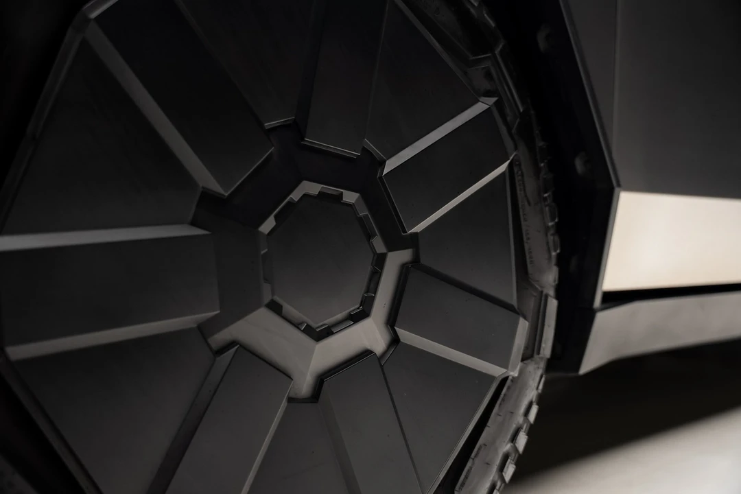 2024 Tesla Cybertruck - Image 18 of 21