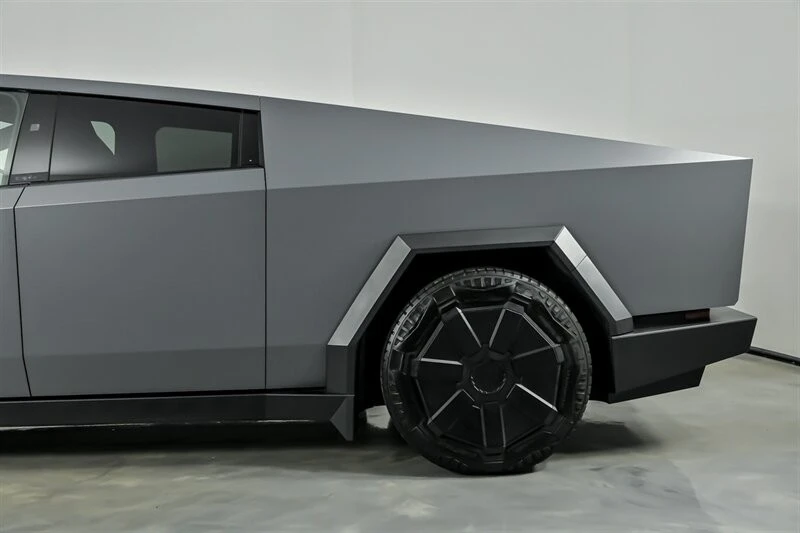 2024 Tesla Cybertruck - Image 9 of 21