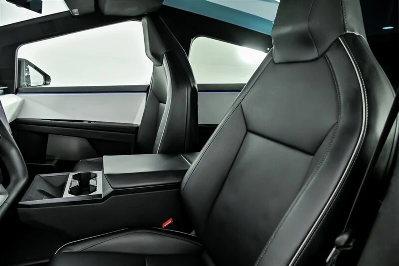2024 Tesla Cybertruck - Image 20 of 21