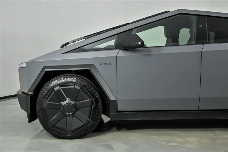 2024 Tesla Cybertruck - Image 7 of 21