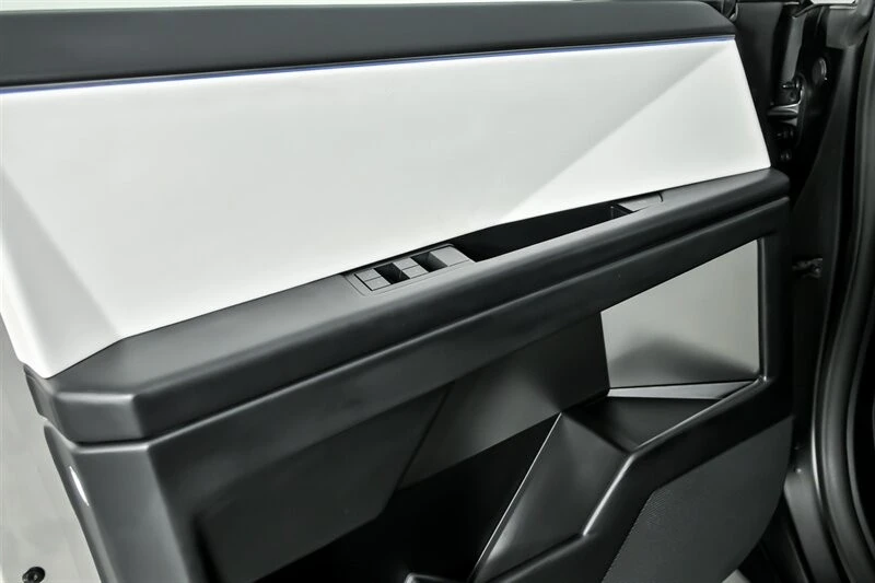 2024 Tesla Cybertruck - Image 17 of 21