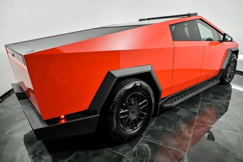 2024 Tesla Cybertruck - Image 9 of 21