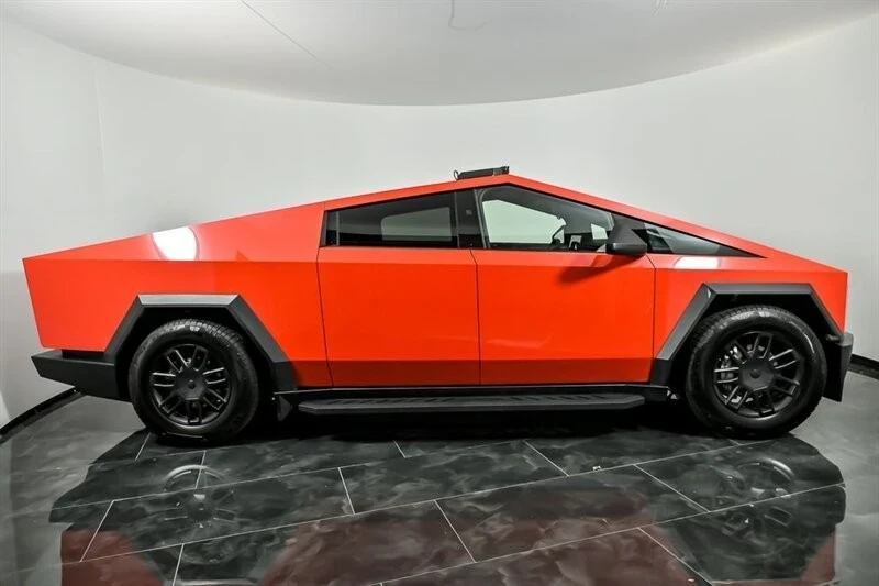 2024 Tesla Cybertruck - Image 11 of 21