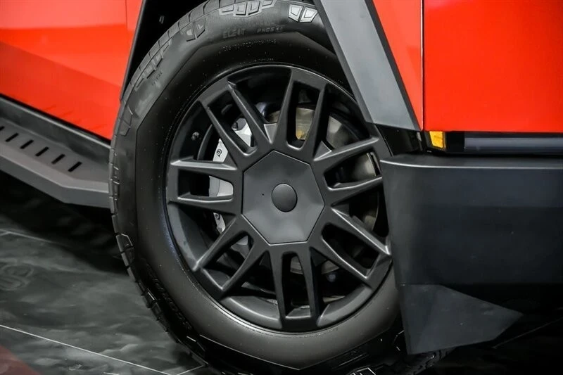 2024 Tesla Cybertruck - Image 3 of 21