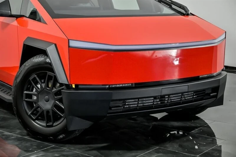 2024 Tesla Cybertruck - Image 2 of 21