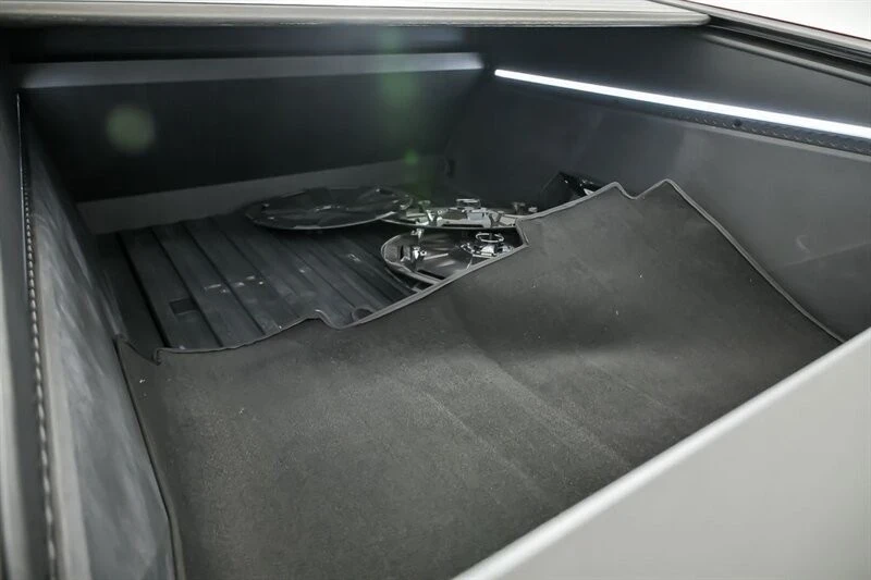 2024 Tesla Cybertruck - Image 13 of 21