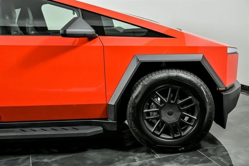 2024 Tesla Cybertruck - Image 12 of 21