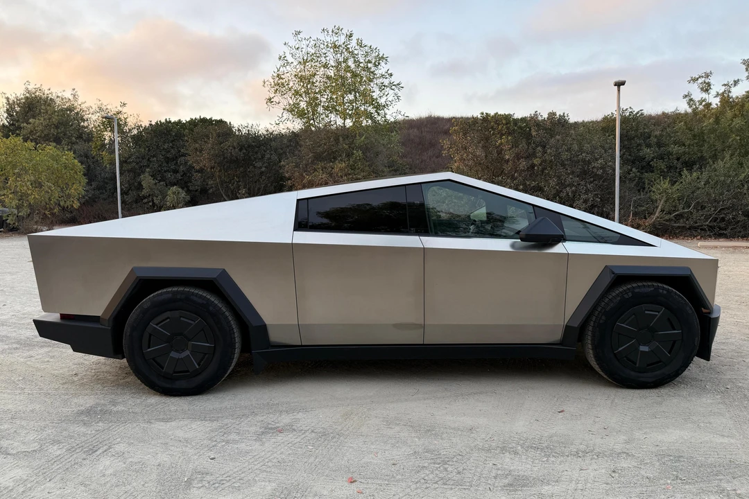 2024 Tesla Cybertruck - Image 3 of 31