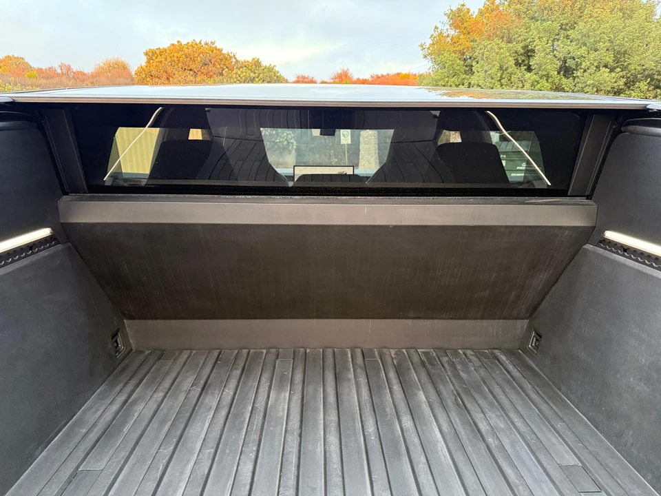 2024 Tesla Cybertruck - Image 19 of 31